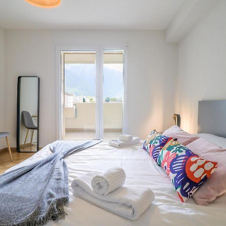 Modern Apartment Close To Martigny Train Station Bagian luar foto