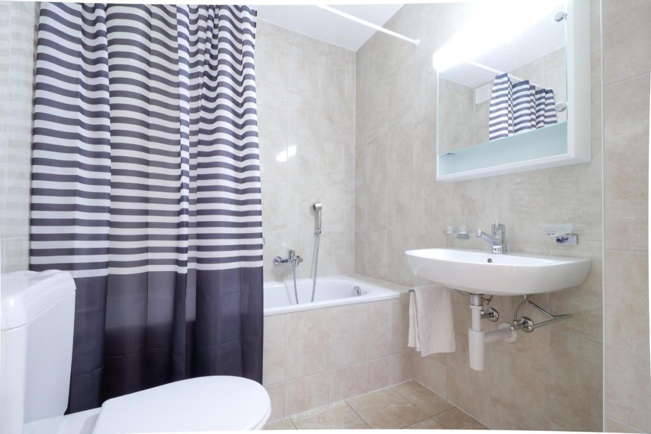 Modern Apartment Close To Martigny Train Station Bagian luar foto